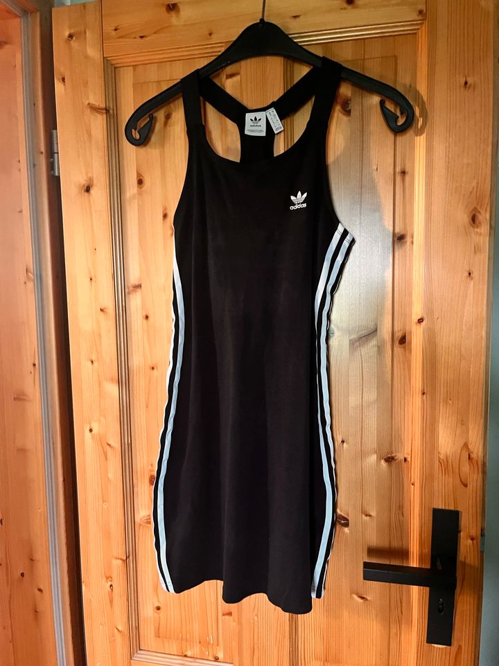 Kleid von Adidas in Moormerland