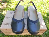 Schicker Riemchenpumps von LADYSKO, dunkelblaues Echtleder, Gr.38 Stuttgart - Bad Cannstatt Vorschau