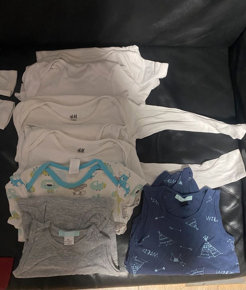 Kinder Body Paket 17 Stk. von 56- 92 in Bottrop