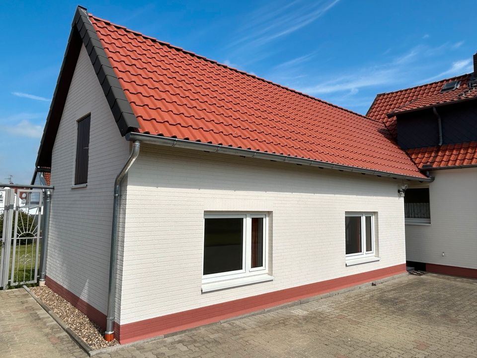 Einfamilienhaus mit Anbau und Garagengebäude in SZ-Osterlinde in Salzgitter