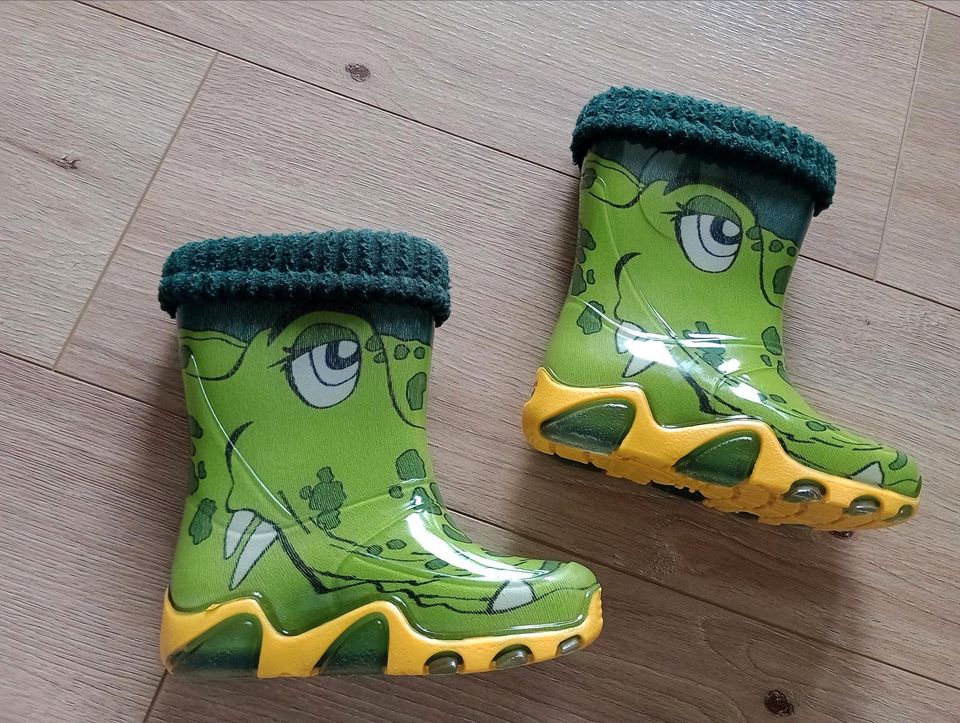 Gummistiefel Krokodil gefüttert in Bodenwerder