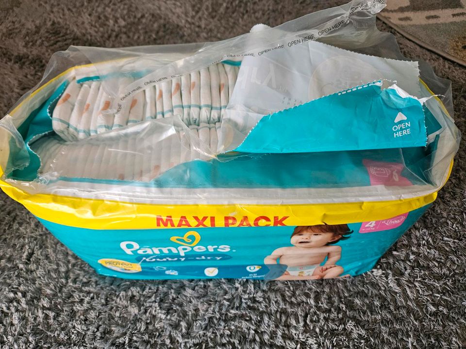 Pampers Baby Dry Größe 4 Maxi Pack in Hohenlinden