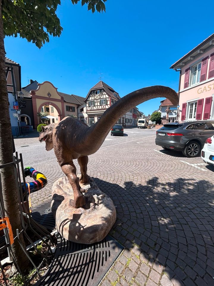 T REX Dinosaurier lebensgroß Jurassic Dekoration in Herbolzheim