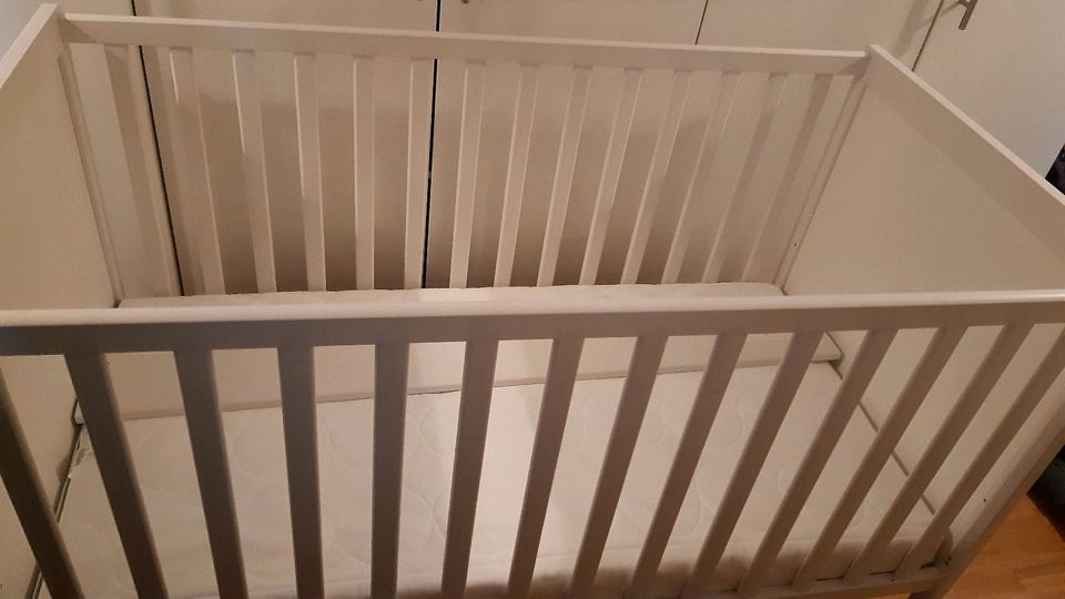 IKEA Babybett Sundvik weiß  Maße 140x70 cm in Erfurt