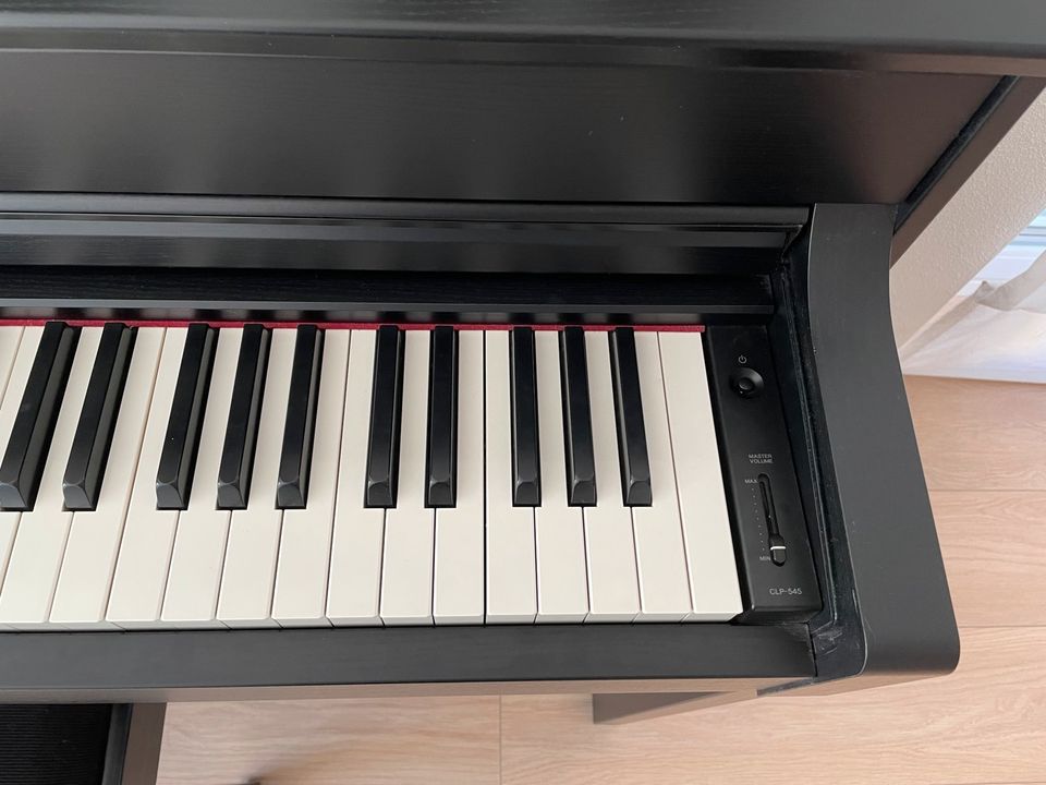 Verkaufe E-Piano von Yamaha, Modell CLP-545 B. in München