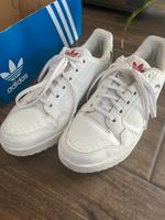 Schuhe / Sneakers / Adidas Hessen - Calden Vorschau