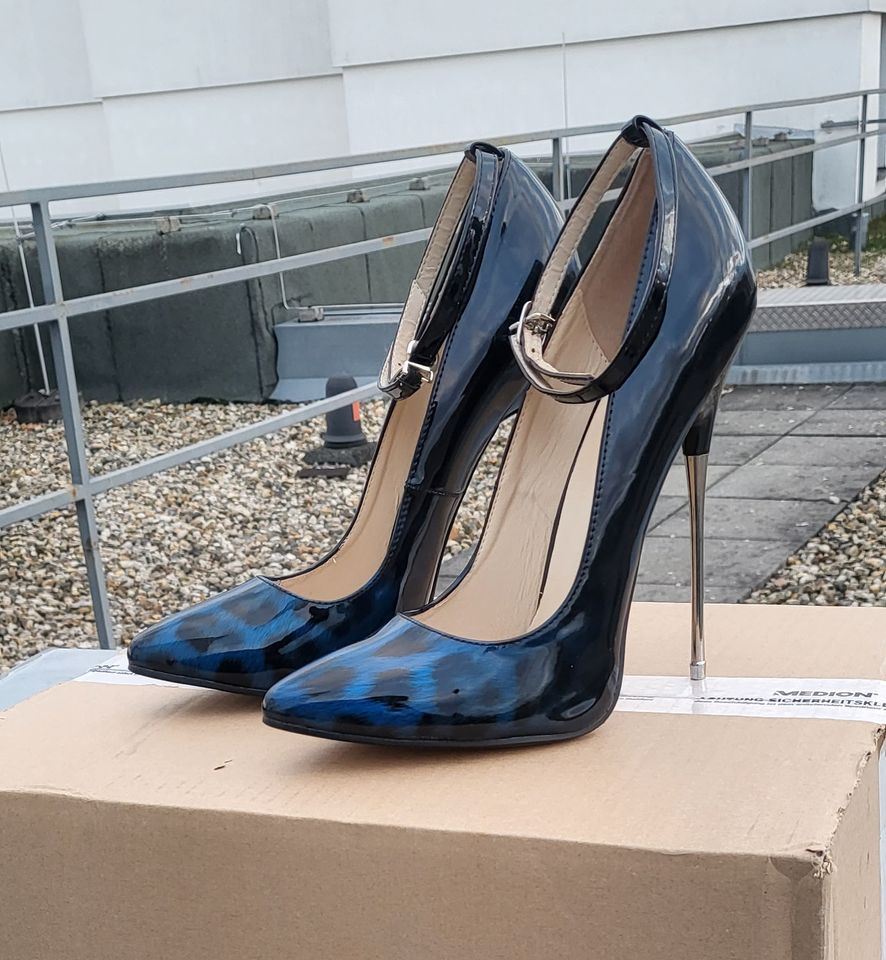 16cm Stilettos High Heels Lack Blau Leopard Riemchen-Pumps EUR 42 in Berlin