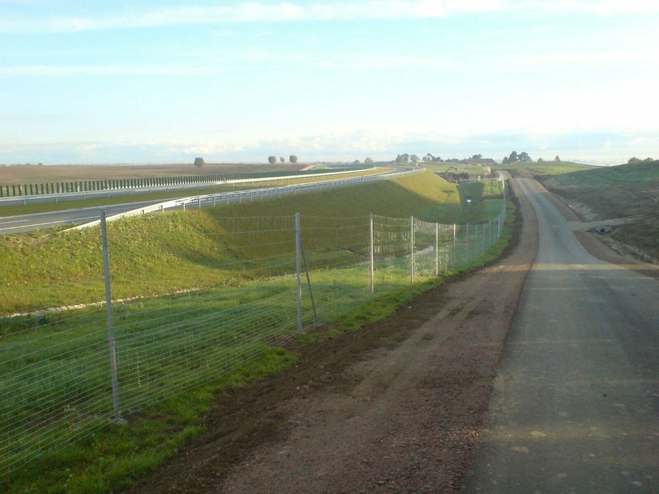 AUTOBAHNZÄUNE, STRAßENZÄUN, AUTOBAHN, WALD- UND AUTOBAHNZÄUNE in Herne