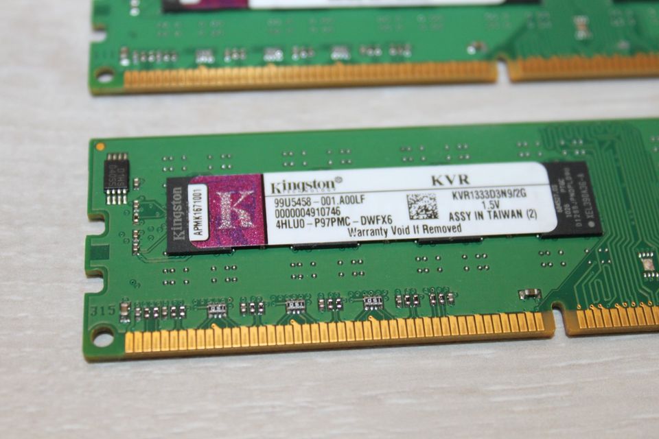 4 GB DDR3-SDRAM Kingston (KVR1333D3N9/2G) 2 - PC3-1333 / PC-10600 in Paderborn