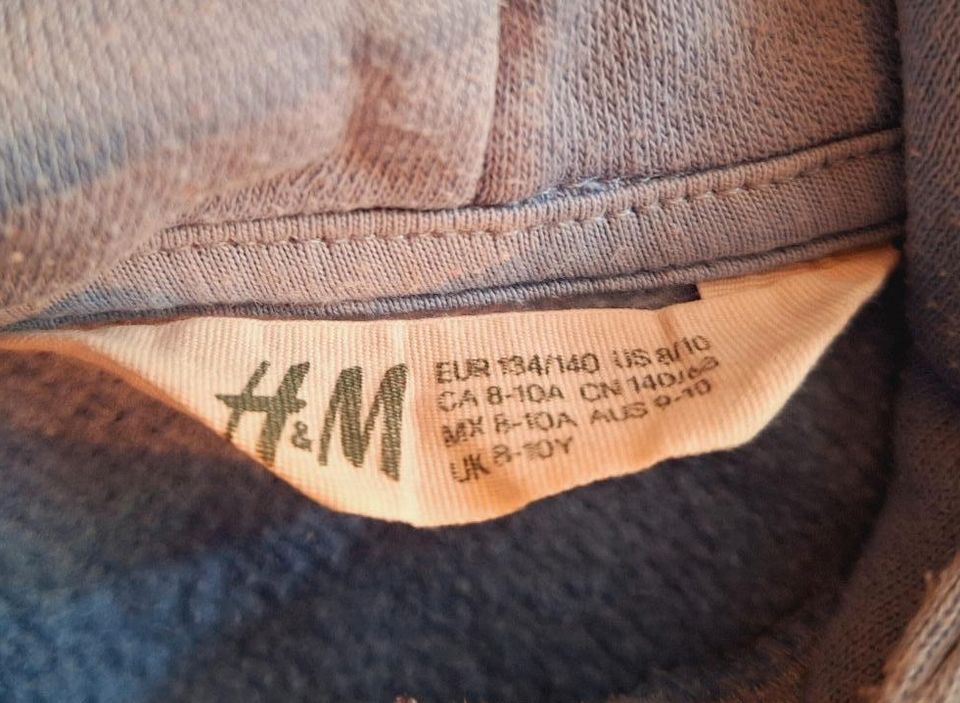 "H&M" Mädchen-Sweatshirt mit Kapuze Größe 134/140 hellblau in Hamburg