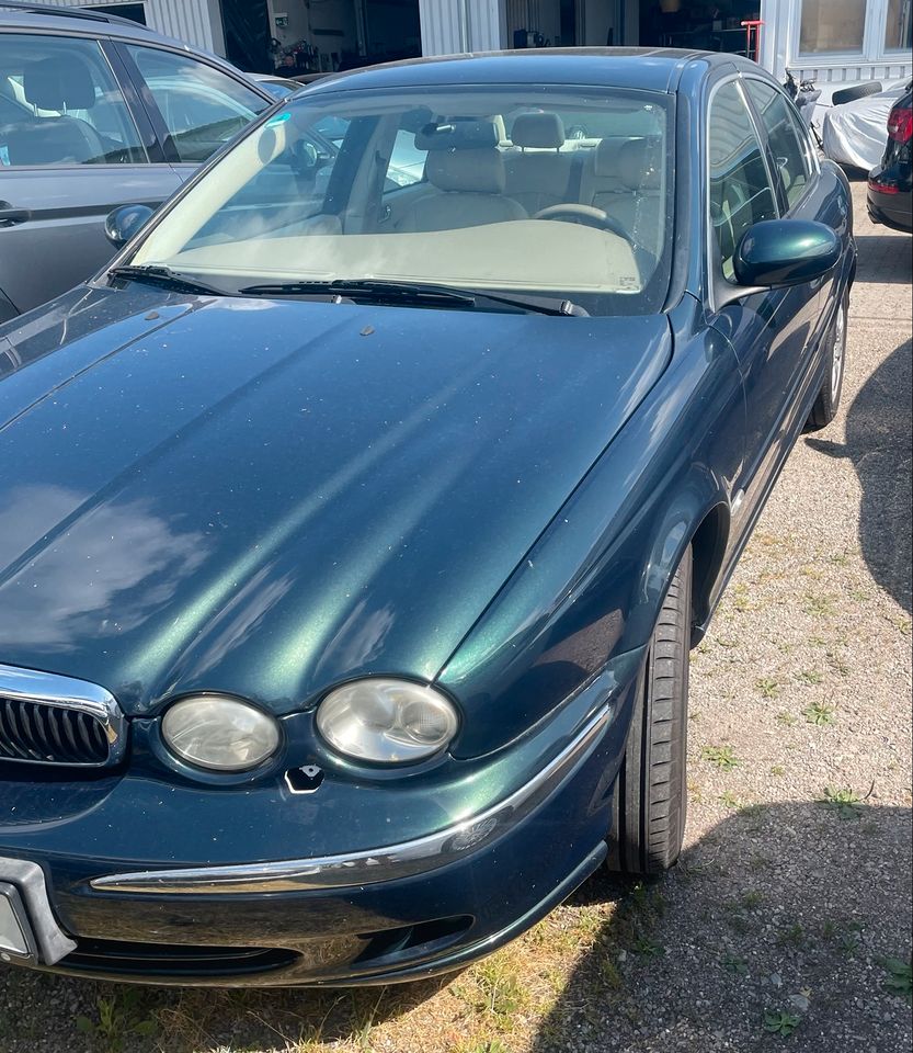 Jaguar X-Type 2.1 V6 115Kw Bj. 2003 2,1 Benziner, Automatik in Baden-Baden