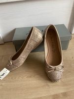 Neu mit Etikett! OVP! Super Soft Ballerina Schuhe Gr 37 golden Nordrhein-Westfalen - Gevelsberg Vorschau