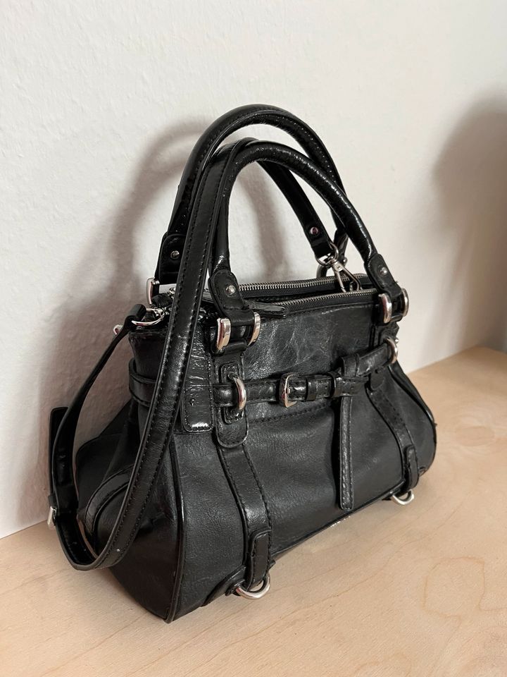 Guess Handtasche in Willich