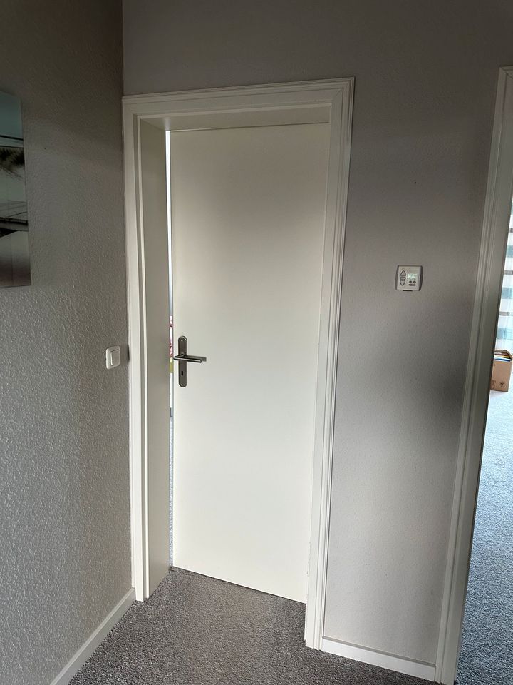 4 Zimmer Türen in weiß mit Türgriffen, Türrahmen, Türzagen in Vellmar