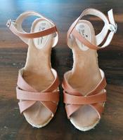 Damen Sandalen Schuhe Keilabsatz Gr. 38 Rheinland-Pfalz - Anschau Vorschau