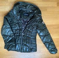 Guess Daunen Jacke Daunen Winterjacke | oliv grün | neu | Größe S Leipzig - Anger-Crottendorf Vorschau