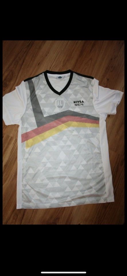 Nivea Fußballtrikot Shirt Gr. S in Porta Westfalica