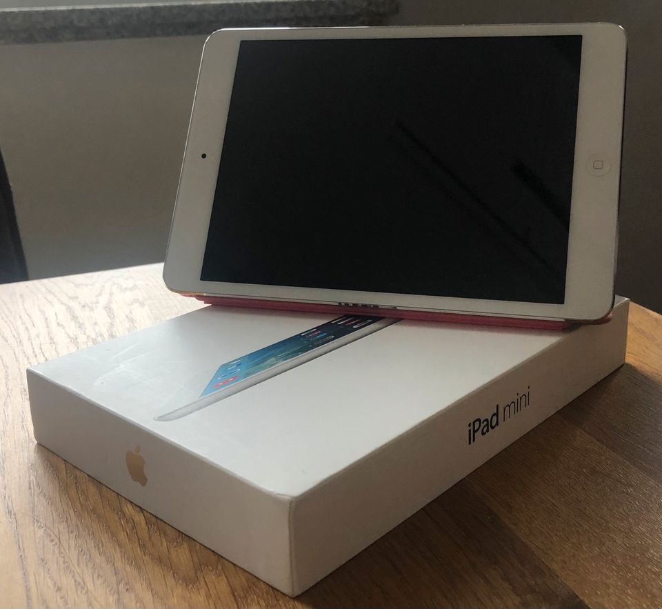 iPad mini 16 GB Silber in Wiesbaden