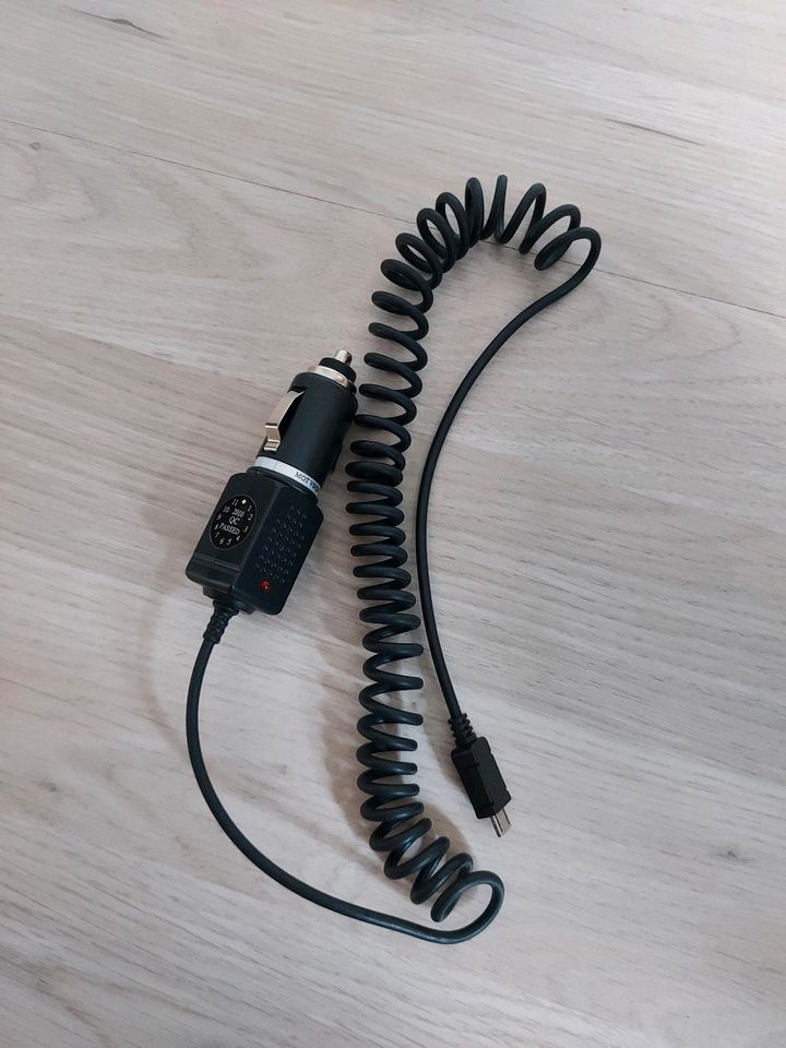 RoHs KFZ Ladegerät Micro-USB Car Charger 12V in Zeil