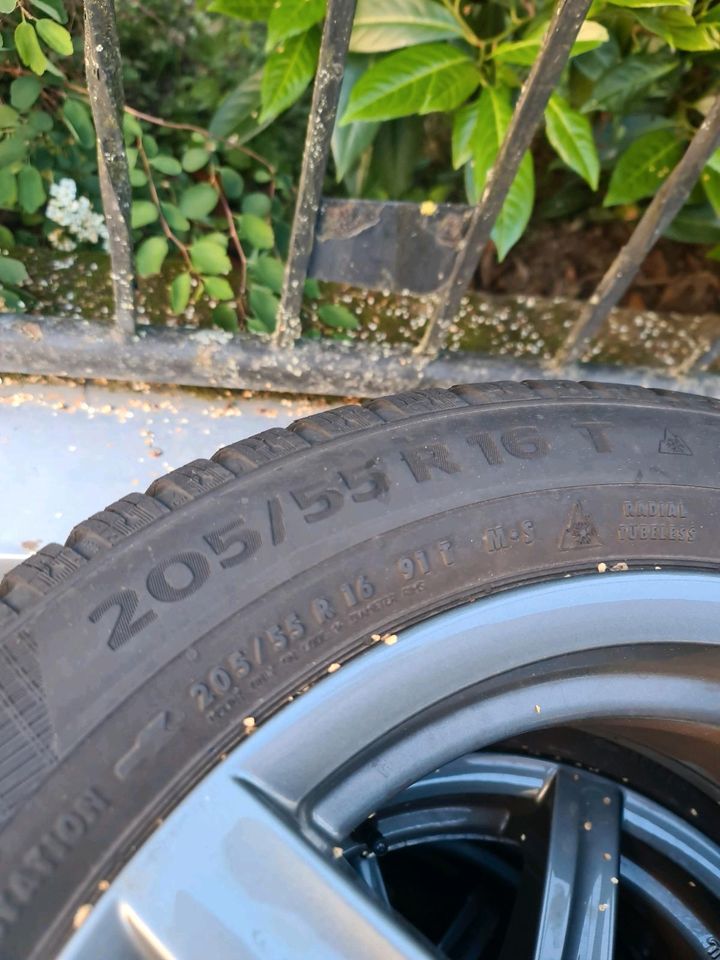 Bmw E46 Felgen Nagelneue Reifen in Eisenberg 