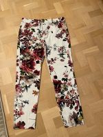 Zara Stoffhose Hose Blumen Gr. 38 Stuttgart - Bad Cannstatt Vorschau