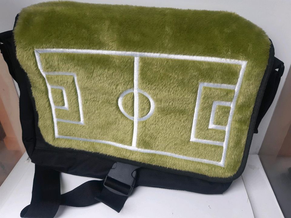 Umhängetasche Messengerbag Notebook Laptop Fussball in Ennigerloh