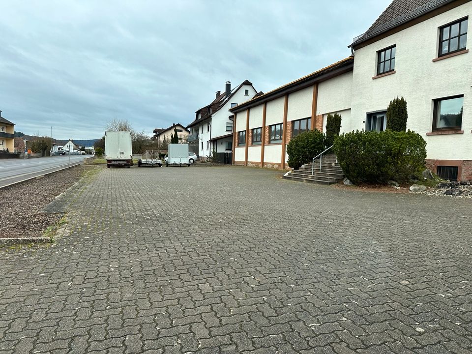 Wohnmobil Wohnwagen Auto Abstellplatz Lagerplatz in Großheubach