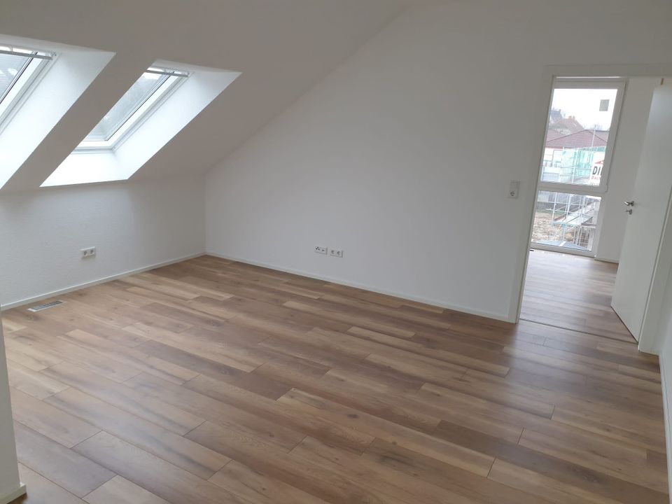 Wohnen über den Dächern - Neue Penthouse-Wohnung mit großer Loggia in Südausrichtung, 79qm in Enger