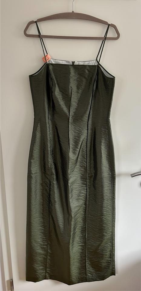 Tolles Abendkleid lang S. Oliver Woman Gr. 40 grün schimmernd in Bad Schwartau