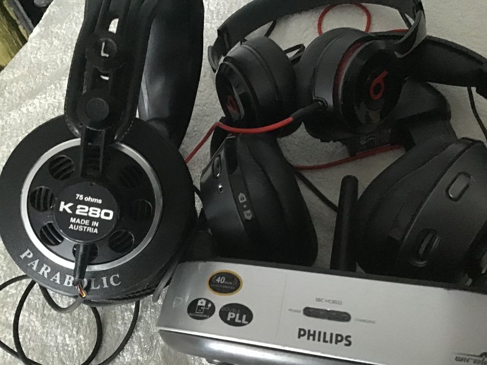 3 Paar Kopfhörer MADE in AUSTRIA, Beats. Philips Wireless FM in Hannover