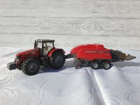 SIKU 1951 Massey Ferguson mit Ballenpresse Niedersachsen - Wiefelstede Vorschau