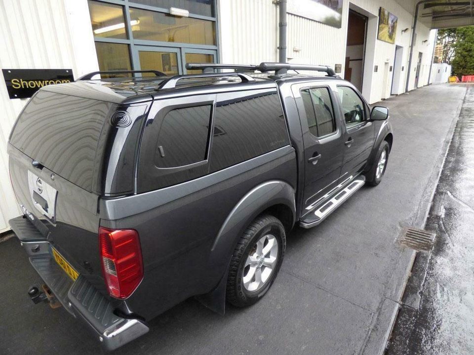 Nissan Navara D40 Double Cab Bj. 06-15 Trittbretter "Suburban" in München