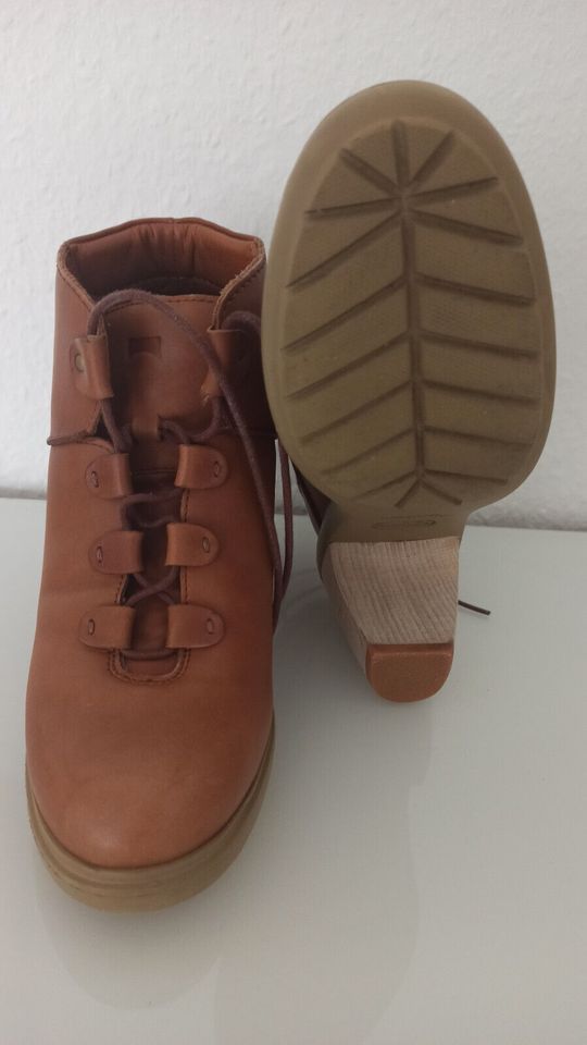 Camper Damen Stiefelette Boots Gr. 39 Schuhe Stiefel Leder Kamel in Fulda