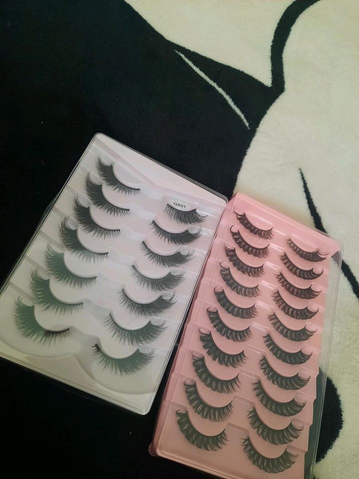 fake lashes in Solingen