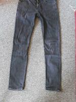 Schwarze Jungs Jeans 29/30 Niedersachsen - Bad Fallingbostel Vorschau