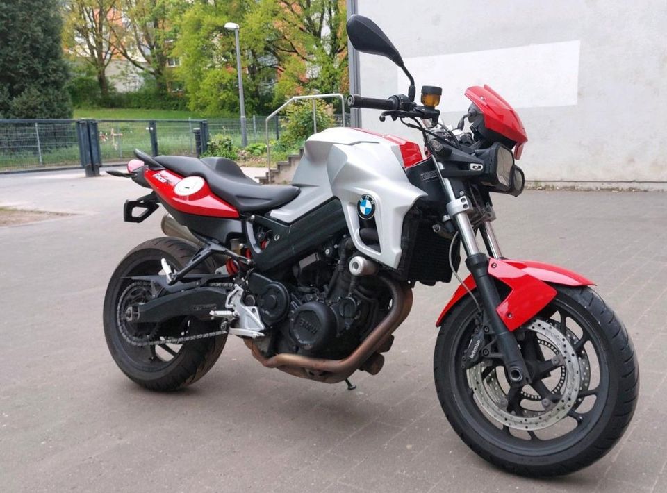 BMW F800R offen in Wiesbaden