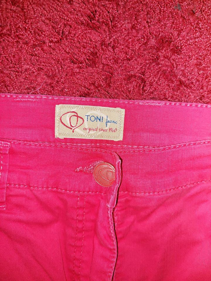 Rote Sommerjeans von Toni Gr. 42 in Esslingen