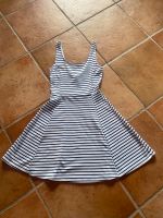Kleid H&M Blau-weiß gestreift Gr.32 Damen Nordrhein-Westfalen - Schleiden Vorschau