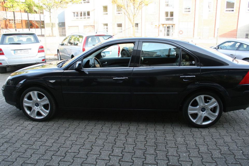 Ford Mondeo Lim. Ghia X | Tüv Neu | W/S Räder |Leder in Mönchengladbach