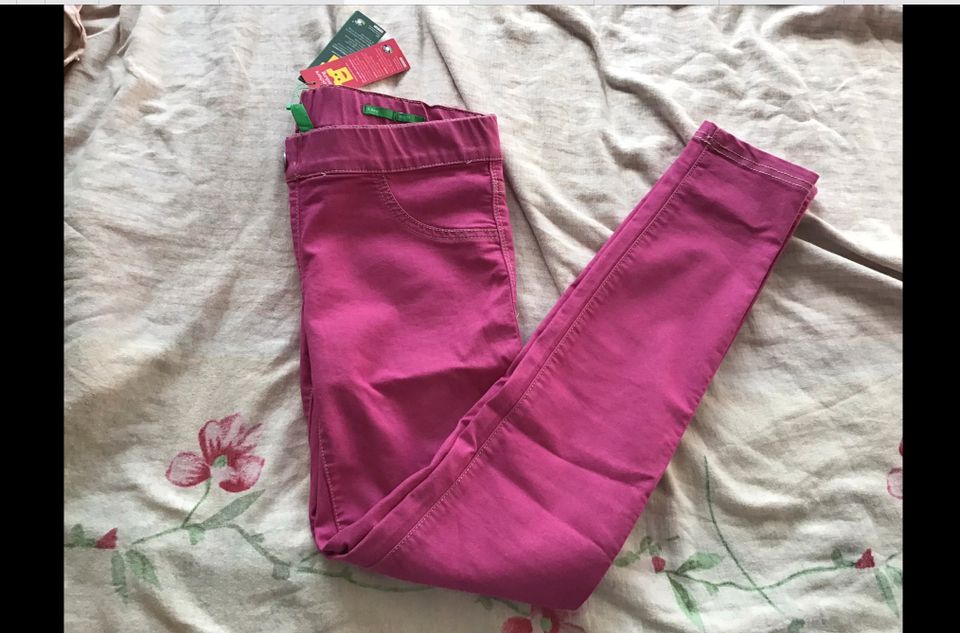 Neu Bekleidungspaket 4 Jeans Hose Jeggings 158 164 Benetton H&M in Berlin