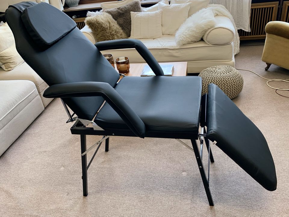 Kosmetikliege Massageliege Stuhl schwarz kaum gebraucht tragbar in Hamburg