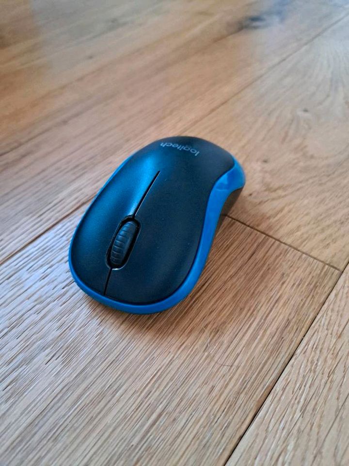 Logitech Funk Maus M185 Blau + Mauspad in Hohenstein