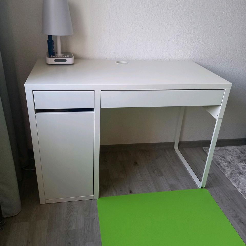 verkaufe einen Schreibtisch, in gutem Zustand in Bochum