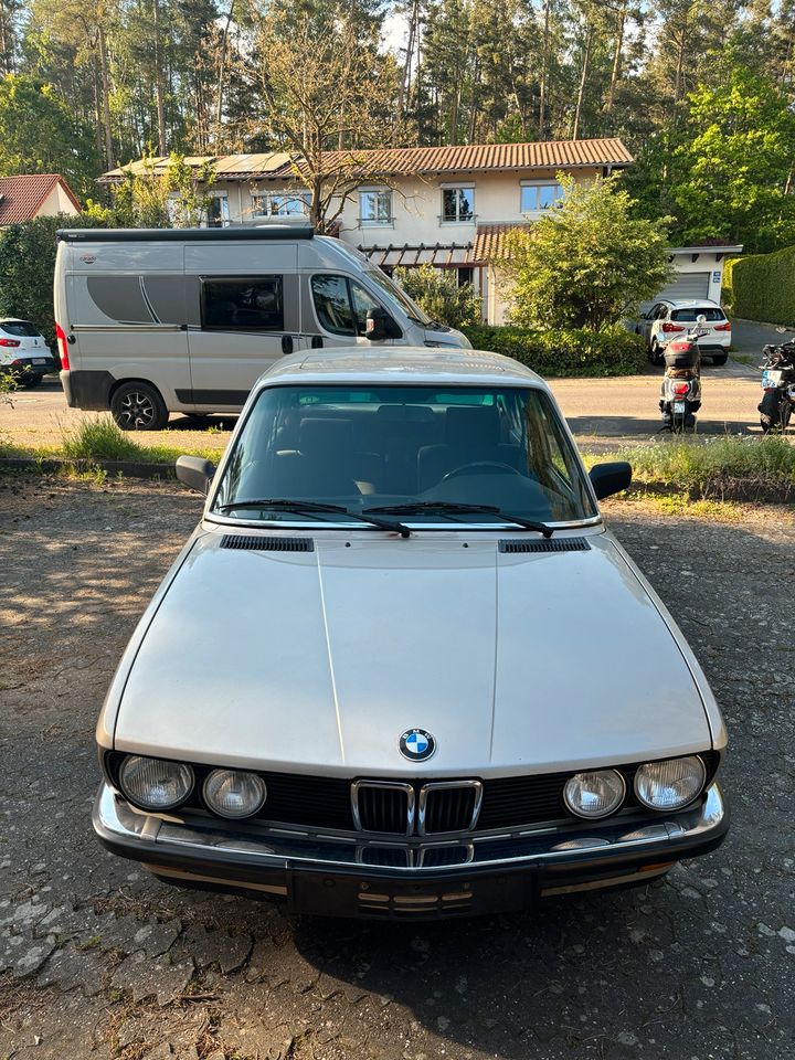 BMW E28 520i Gepflegt in Möhrendorf