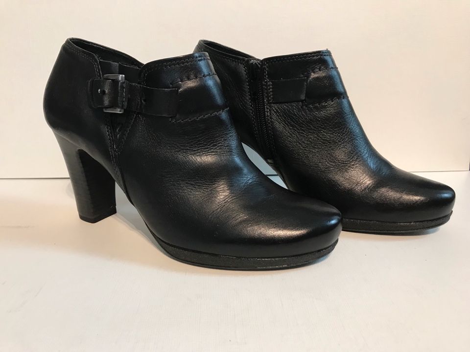 Marco Tozzi Gr. 38 - Leder, schwarz 8 cm hoch  - NEU in Versmold