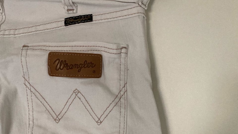 Wrangler Jeanshose, weiß, Damen 28-32 in Hellenthal