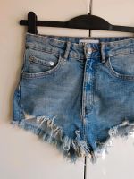 Zara High Waist Shorts Jeansshorts Hot Pants Blogger sexy Fransen Hessen - Fulda Vorschau