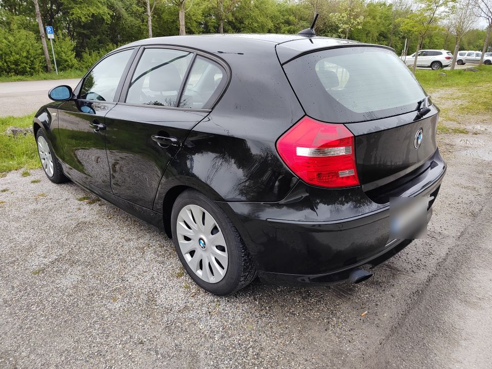 BMW 118d mit Klima Multifunktionsanzeige Tempomat Sitzheizung in Fürstenfeldbruck