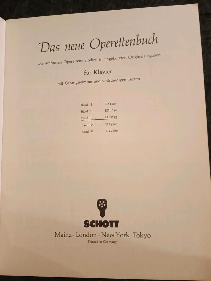 2 x Notenbücher   Das neue Operettenbuch / Klavier I und III in Rühen