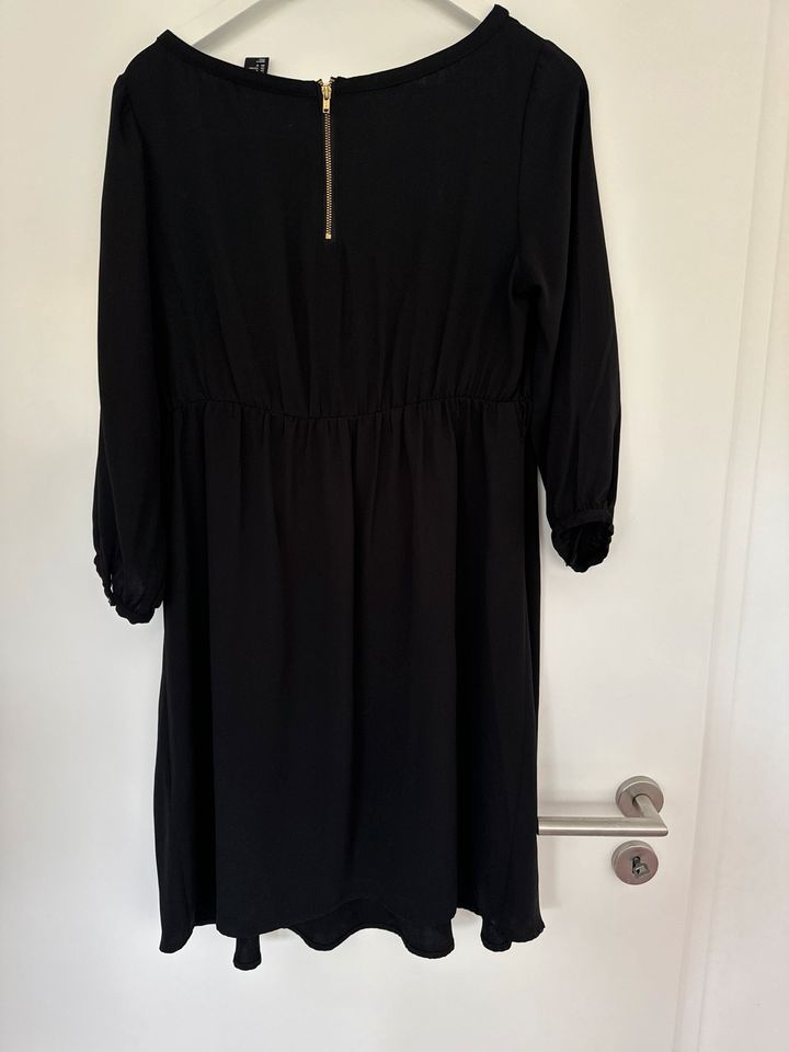 H&M Mama Kleid Schwarz M in Bassum